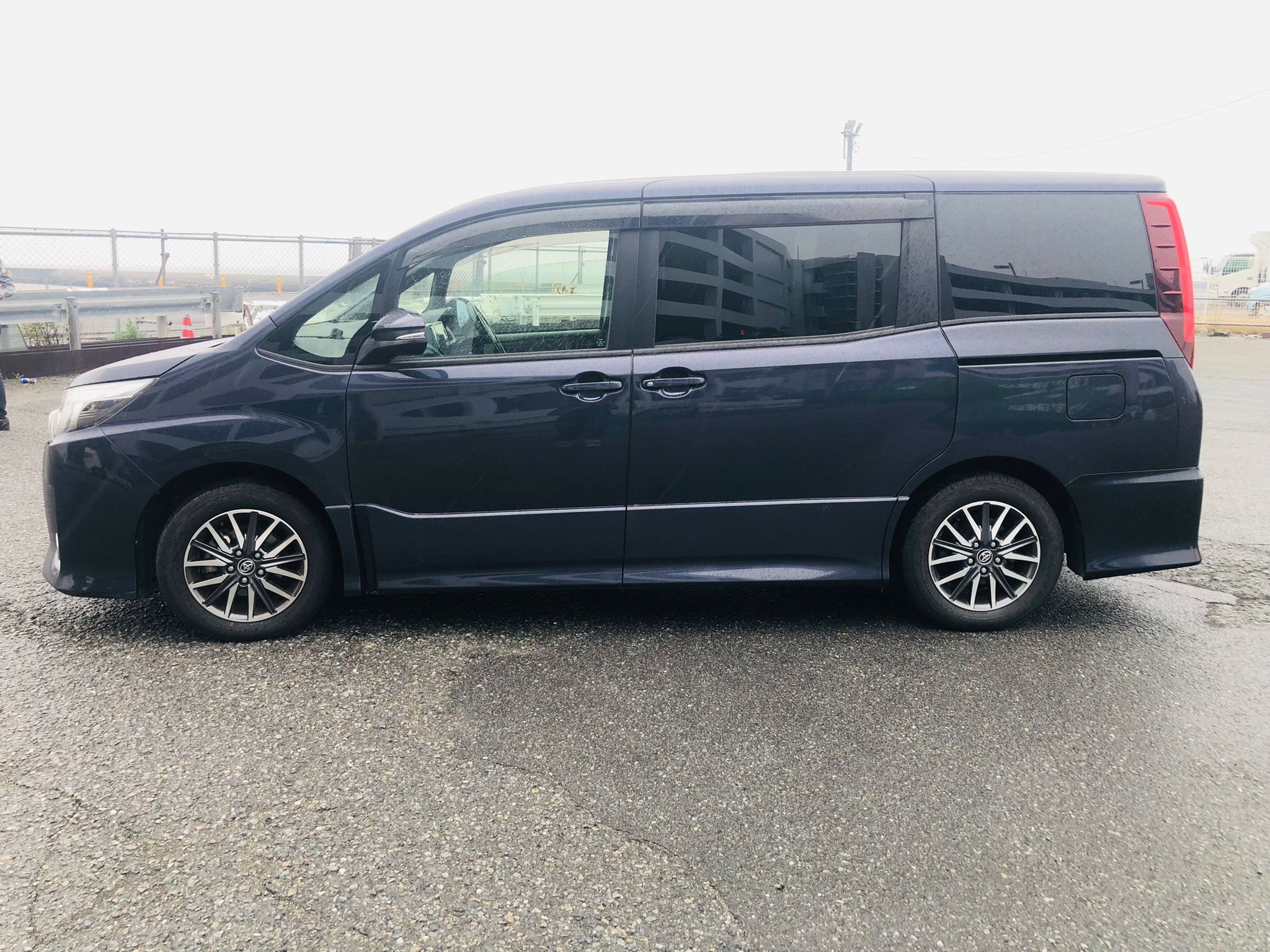 2016 TOYOTA NOAH SI